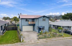 851 GREENWOOD Ave, Reedsport, OR 97467
