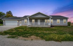 1101 Creamery Road, Dexter, IA 50070