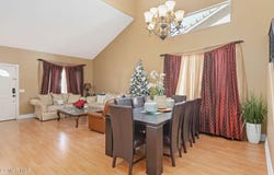 21050 Saticoy Street, Canoga Park, CA 91304