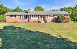141 McJunkin Drive, Pickens, SC 29671