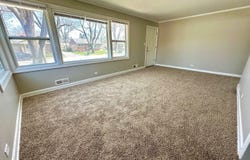 1152 Hiawatha Drive, Elgin, IL 60120