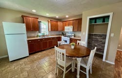 217 S 9TH Street, Petersburg, IL 62675