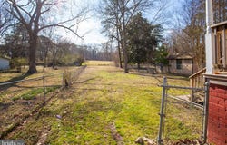 113 W MAIN ST, WAKEFIELD, VA 23888