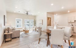 8013 E Tencate Pl, Sioux Falls, SD 57110