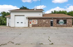 126 Franklin St, IA 52213