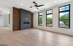 8200 Main, Woodstock, GA 30188