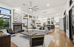 220 Clubhouse Dr, Lakeway, TX 78734