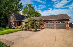 4802 Center Road, Avon, OH 44011