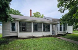 402 N 1st Street, Monmouth, IL 61462
