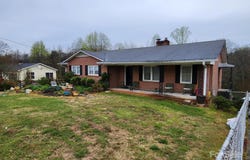 406 S Caldwell Avenue, Newton, NC 28658