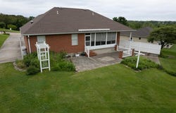 28 Spring Lake Road, Perryville, MO 63775