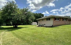 2401 SPRINGFIELD Road, East Peoria, IL 61611-9999