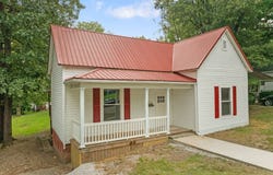 409 N 3rd St, Central City, KY 42330