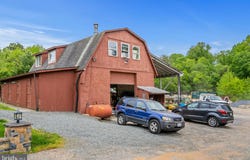 11501 POPES HEAD ROAD, FAIRFAX, VA 22030