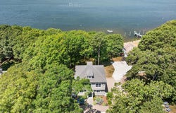10 Stanley Road, Mashpee, MA 02649
