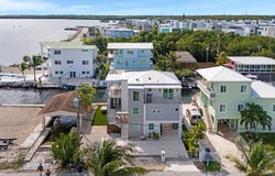 704 Grouper Lane, Key Largo, FL 33037