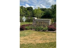 822 Oakbrook Drive, Crystal Lake, IL 60014