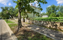 852, 848 N 7th Ave, LAUREL, MS 39440