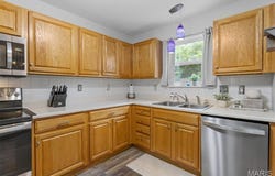 1332 Big Bend Crossing Drive, Manchester, MO 63088