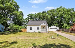5324 Bryn Mawr Place, Muskegon, MI 49442