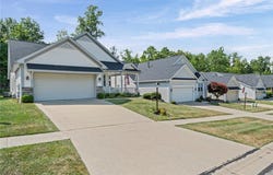 18322 Crystal Lakes Drive, North Royalton, OH 44133