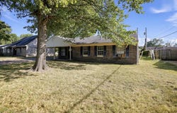 704 N MCAULEY CIRCLE, West Memphis, AR 72301