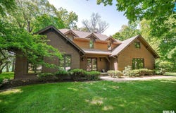 9701 N Cherrybark Court, Peoria, IL 61615
