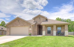 710 Wisteria Lane, Carl Junction, MO 64834