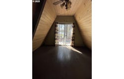 140 N SHARON RD, Wamic, OR 97063