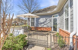 1075 OAK TIMBER Cir, Collierville, TN 38017