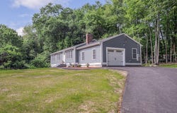 8 Galloway Rd, Chelmsford, MA 01824