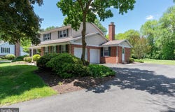 114 W SAVANNAH DR, BEAR, DE 19701