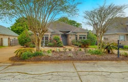 2575 Rue Palafox, Biloxi, MS 39531