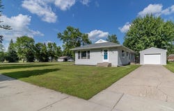385 N Lexington Avenue, Le Center, MN 56057