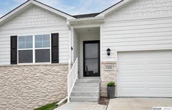7420 N 175th Circle, Bennington, NE 68007
