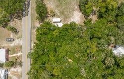 216 8th St, Apalachicola, FL 32320