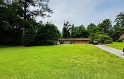 55 Oak Crest Dr., Laurel, MS 39440