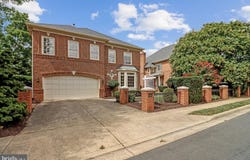 4831 26TH ST N, ARLINGTON, VA 22207