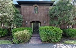 107 Stirrup Lane, Burr Ridge, IL 60527