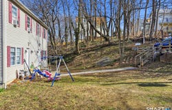 18 Division Street, Norwich, CT 06360
