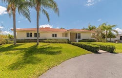 8330 SW 176th St, Palmetto Bay, FL 33157