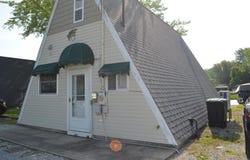 49 EMS B40g Lane, Leesburg, IN 46538