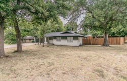 400 Joanna Drive, Hurst, TX 76053