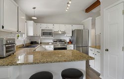 29121 Manor Dr, Waterford, WI 53185
