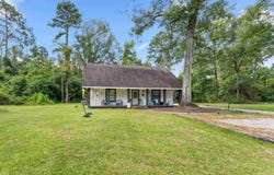 13680 Hartman Ln, Walker, LA 70785