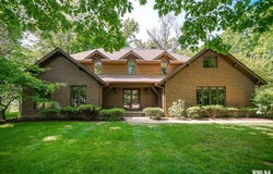 9701 N Cherrybark Court, Peoria, IL 61615