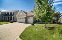 2385 Chemin Avenue, St Charles, MO 63301