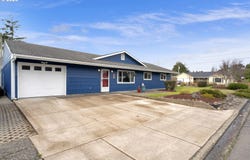 679 KINGWOOD ST, Florence, OR 97439
