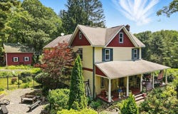 160 Long Road, Canadensis, PA 18325