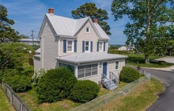 111 Taylor Avenue, Urbanna, VA 23175